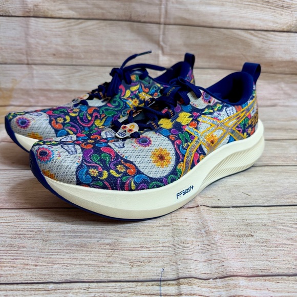 NWT ASICS Noosa TRI 16 Running Shoes. Size 11. 43.5 day of the Dead. Blue